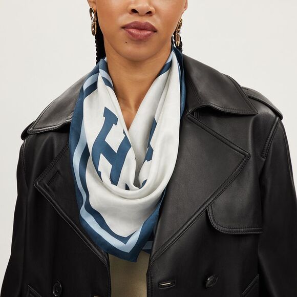 NWT Coach Outlet Coach 1941 Silk Bandana - Picture 2 of 3